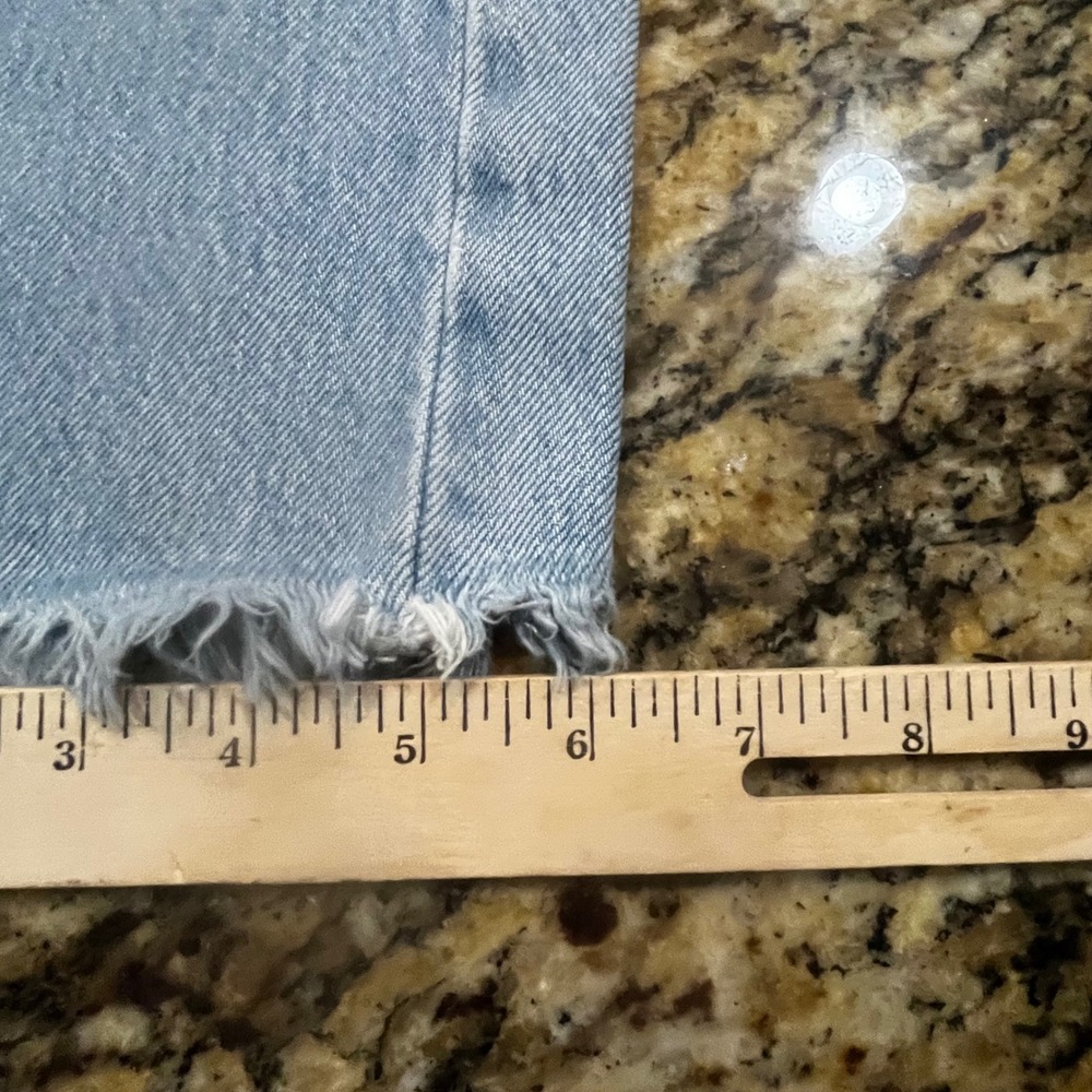 Levis Premium Wedgie Straight Distressed Jeans Light Wash Blue Size 26 Raw Hem - Picture 6 of 9